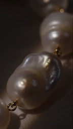 Ashaarya Lumière Baroque Pearl Bracelet